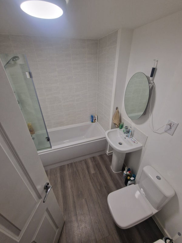 Room Brook Springs Grove in Uttlesford