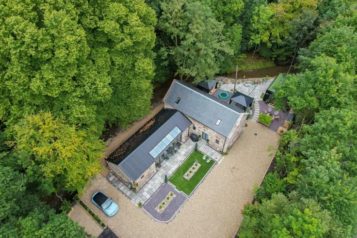 House A82 in Luss