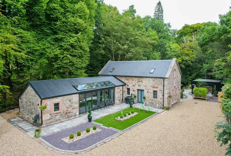 House A82 in Luss