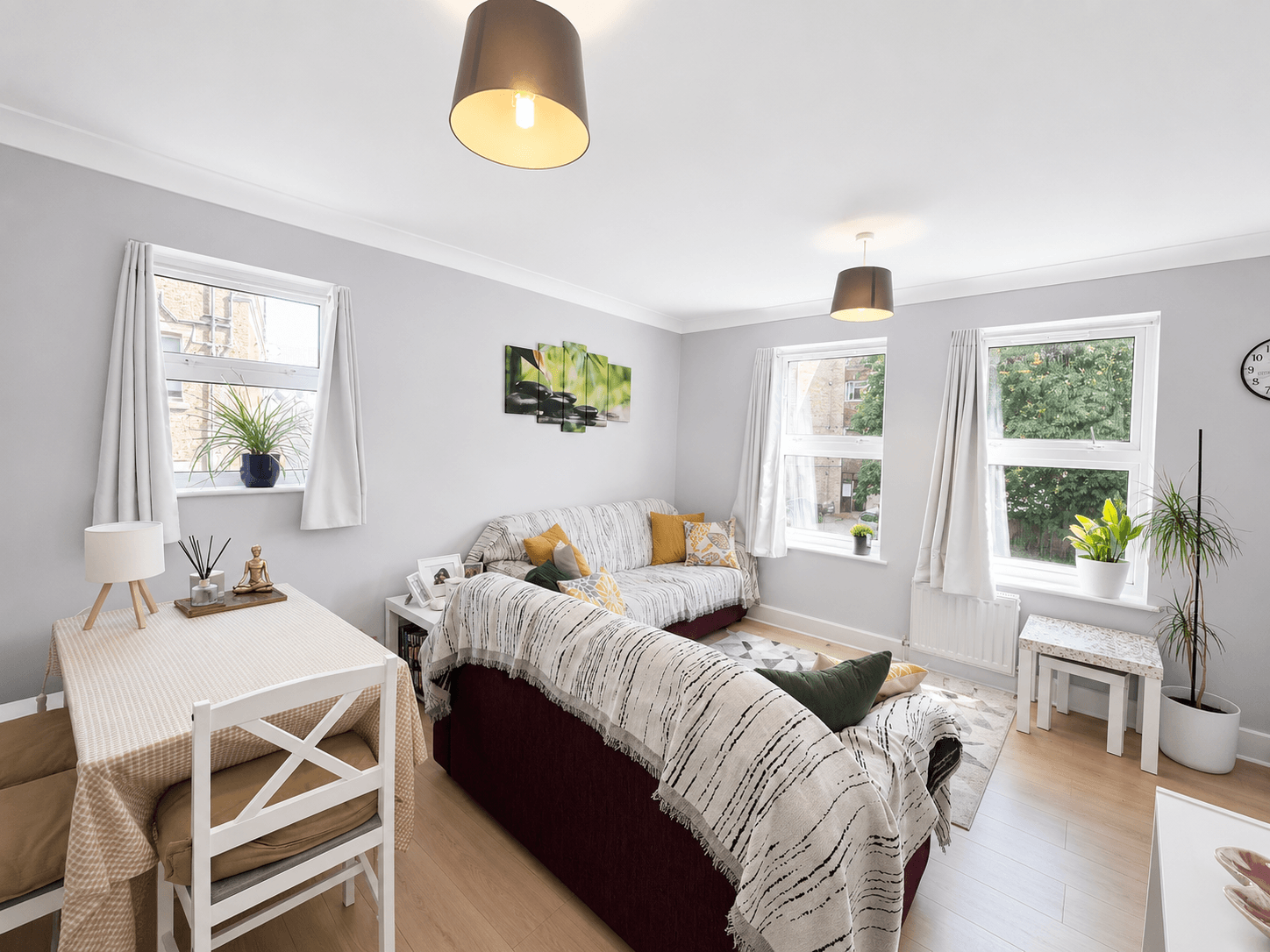 Flat Canning Road in Greater London