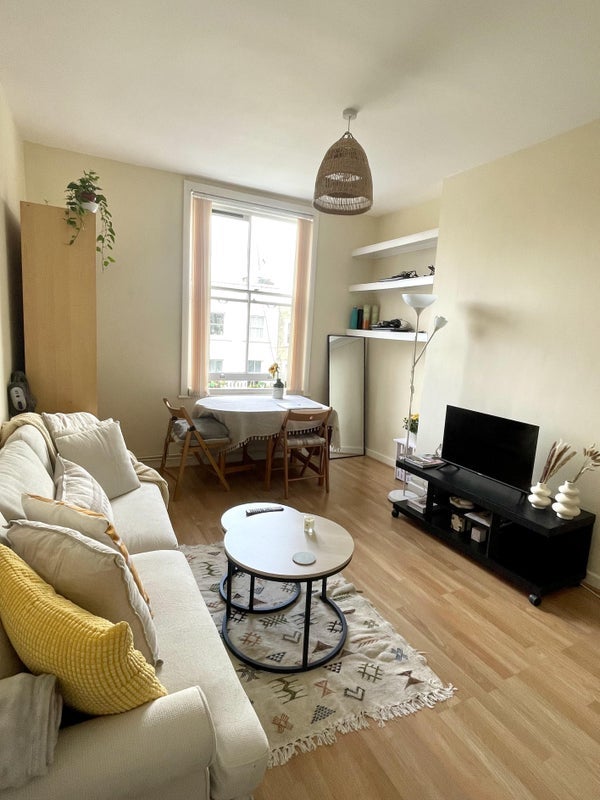 Flat Marylands Road in City of Westminster