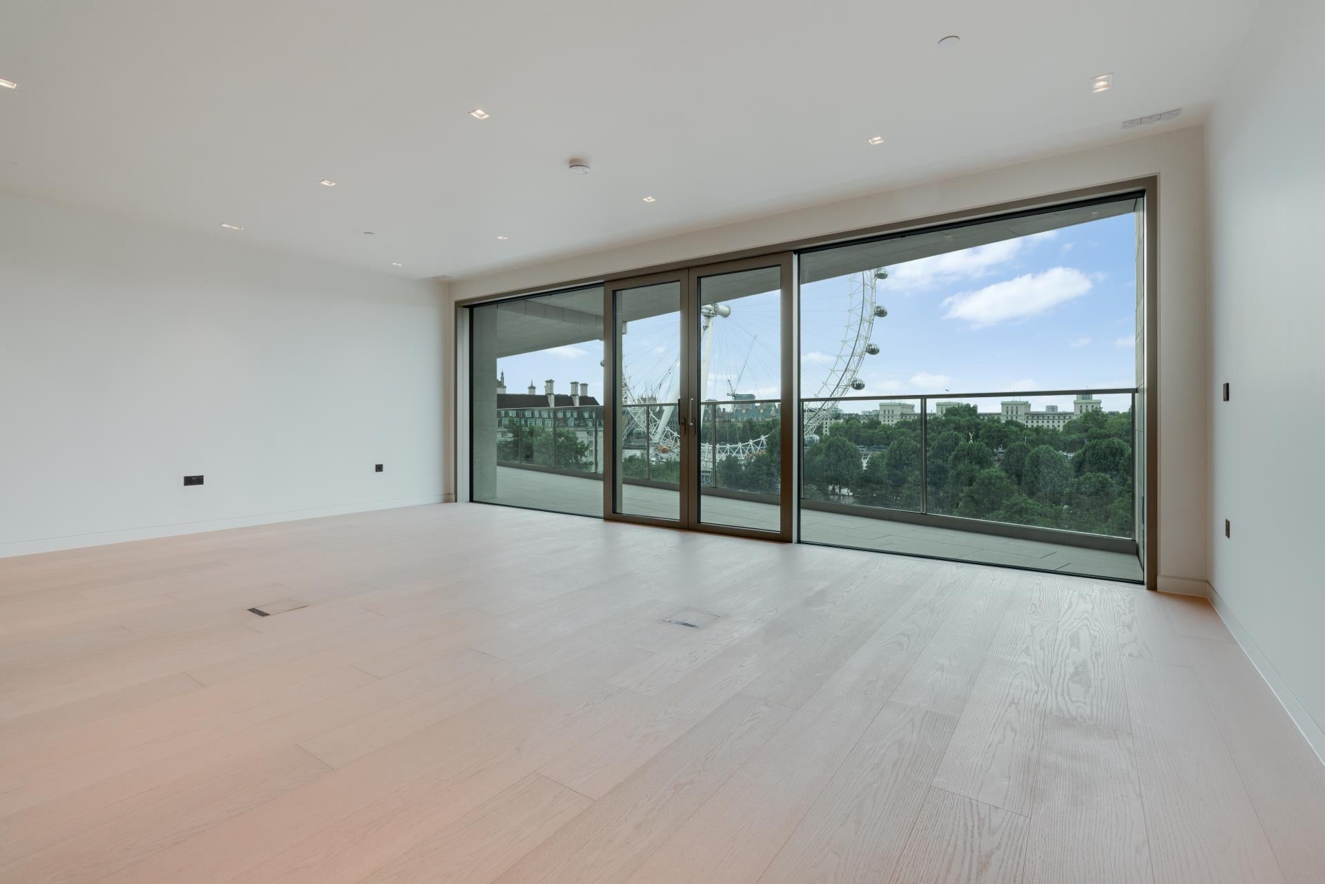 Flat York Road in Greater London