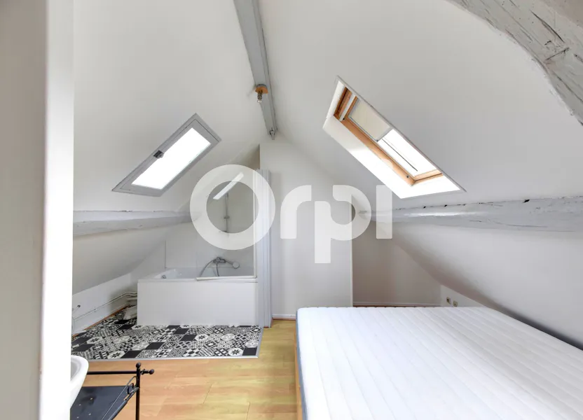 Flat Place Mauconseil in Senlis