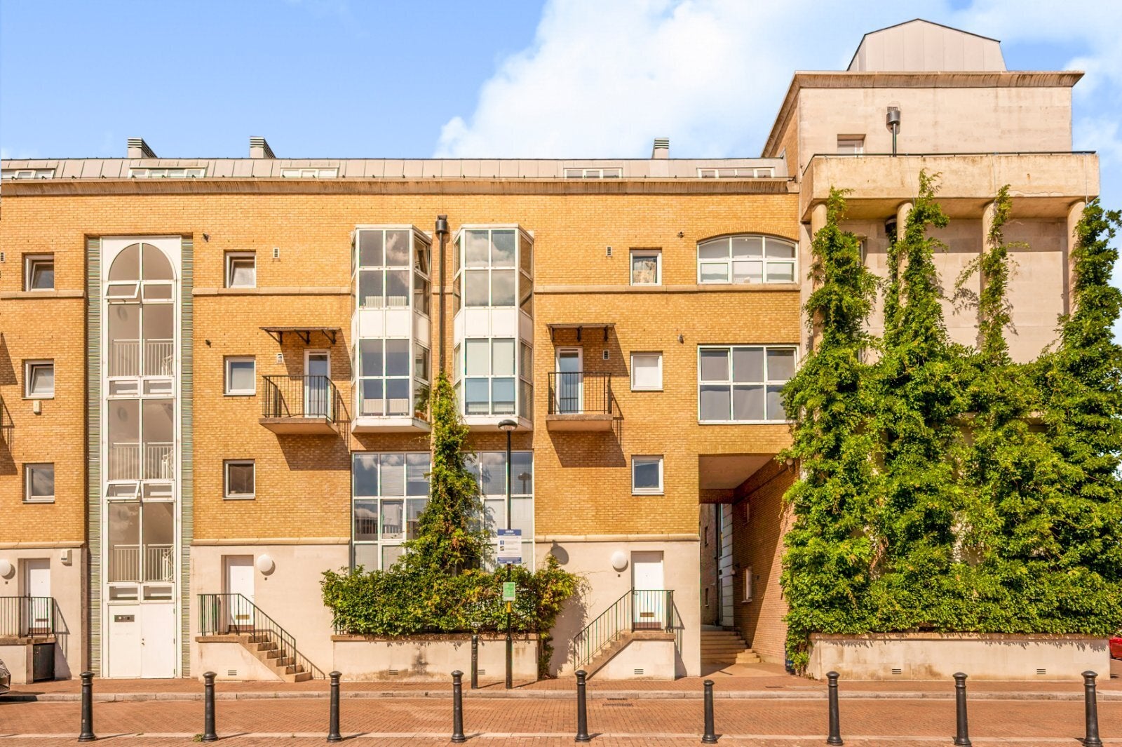 Flat South Sea Street in Greater London
