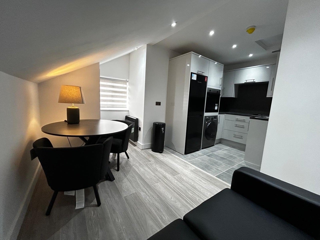 Flat Stanton Road in Greater London
