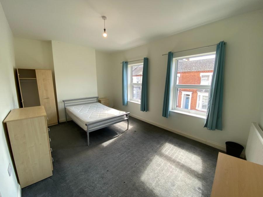 Room Purser Road in Northampton