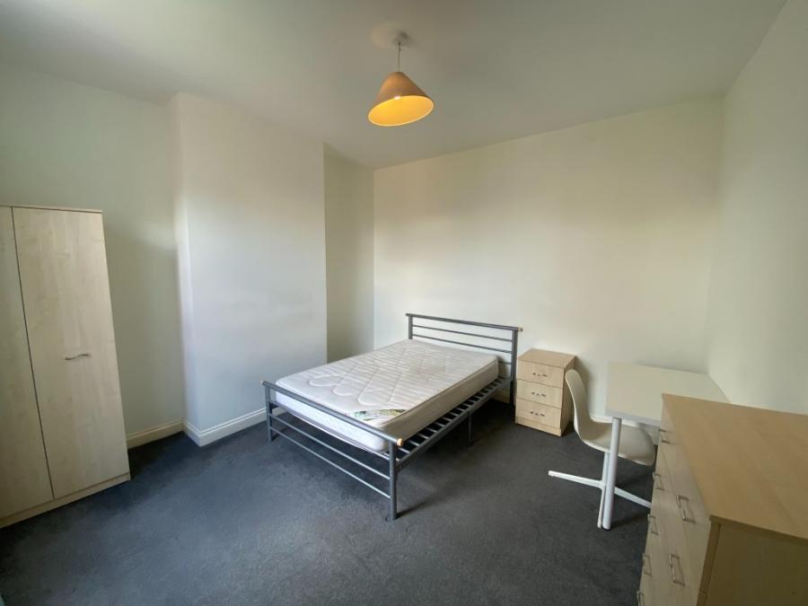 Room Purser Road in Northampton