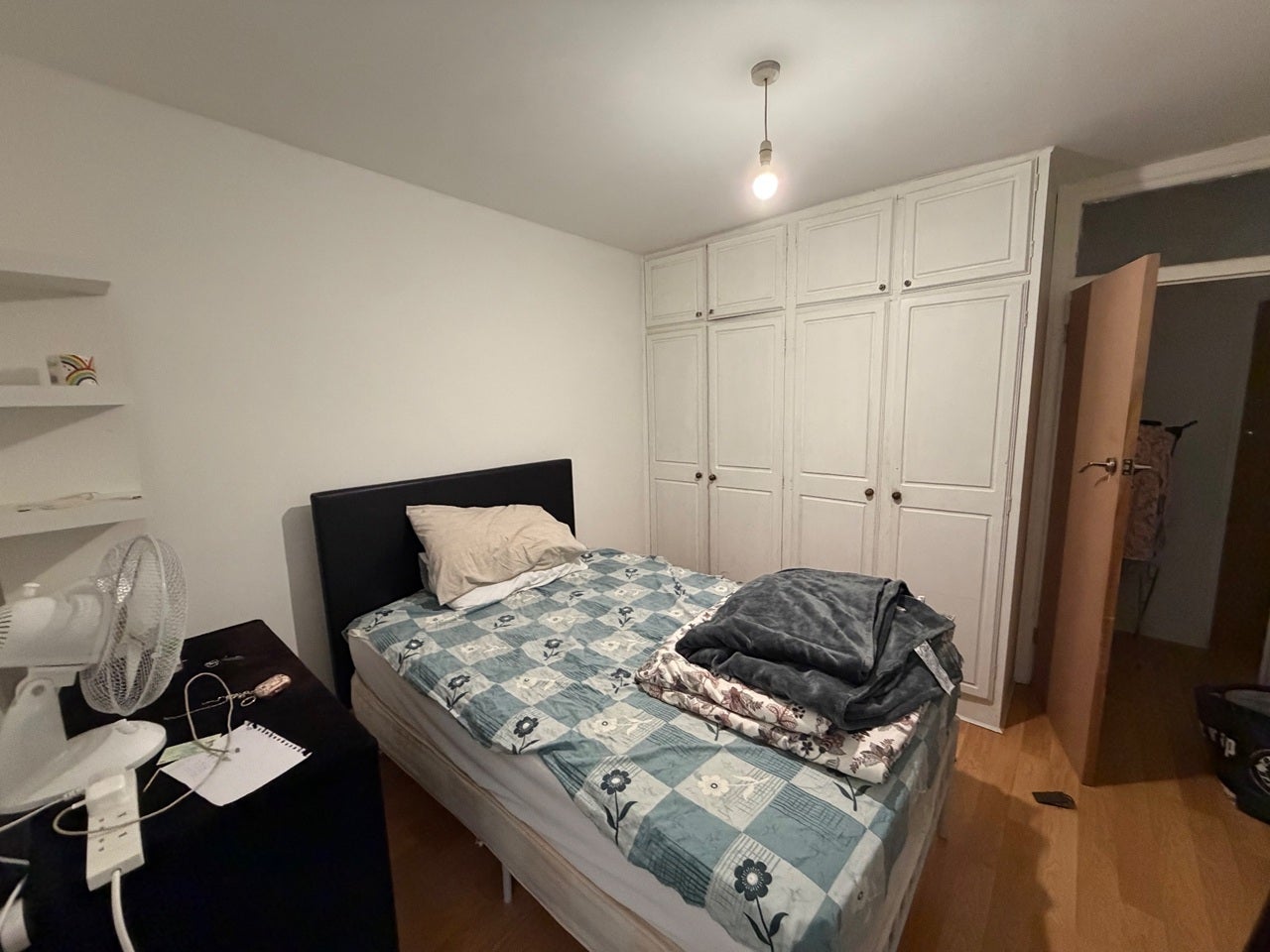 Room Snowdrop Mews in Greater London