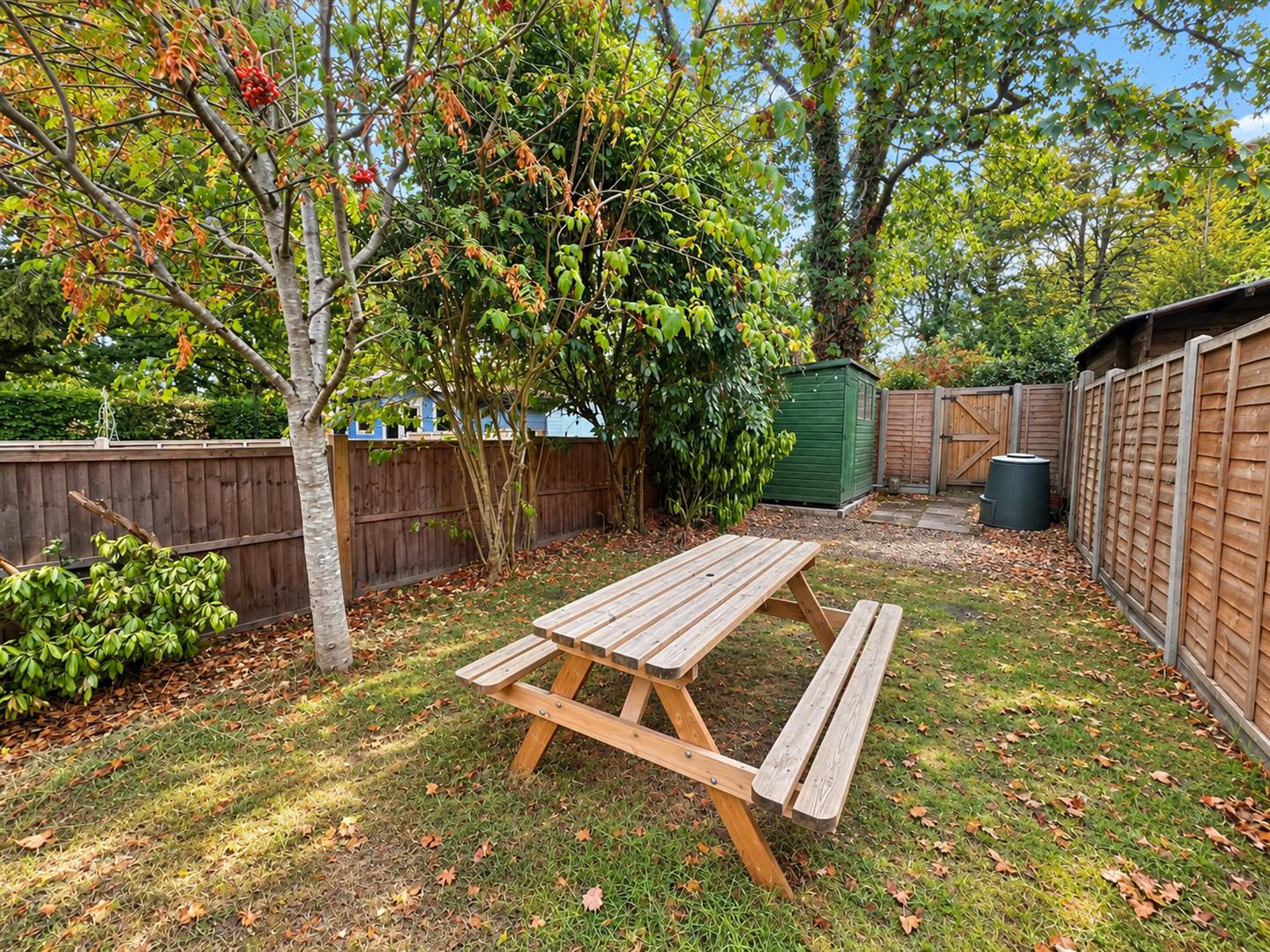 House Barnes Close in Rushmoor