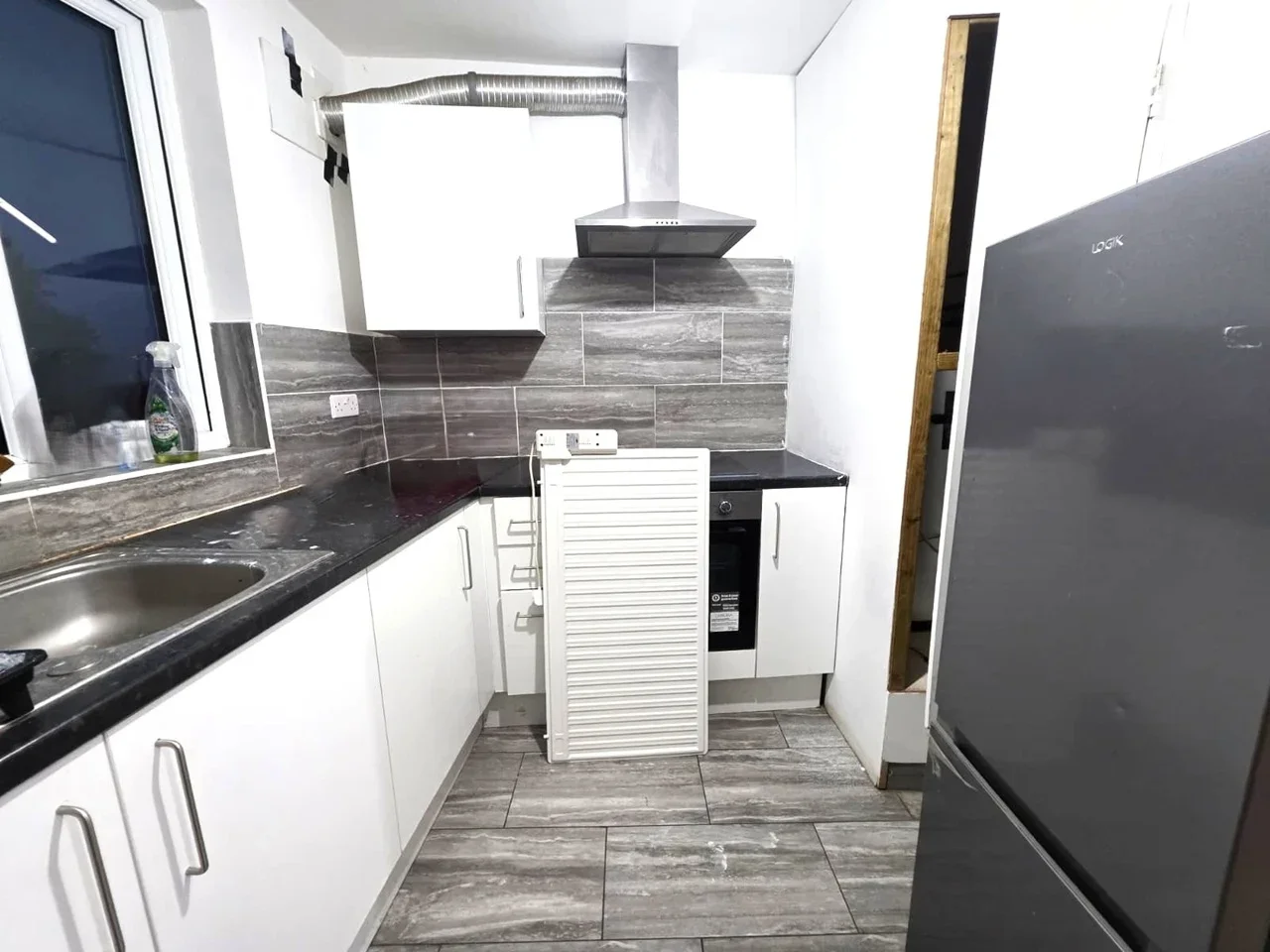 Flat Uxbridge Road in Greater London
