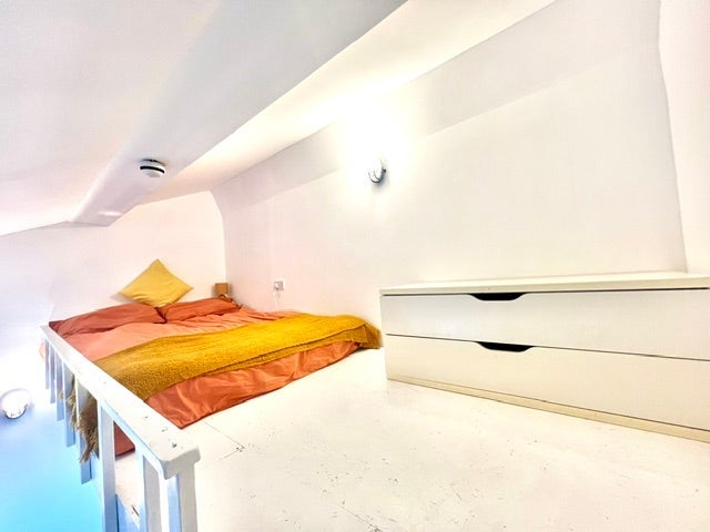 Room Eade Road in Greater London