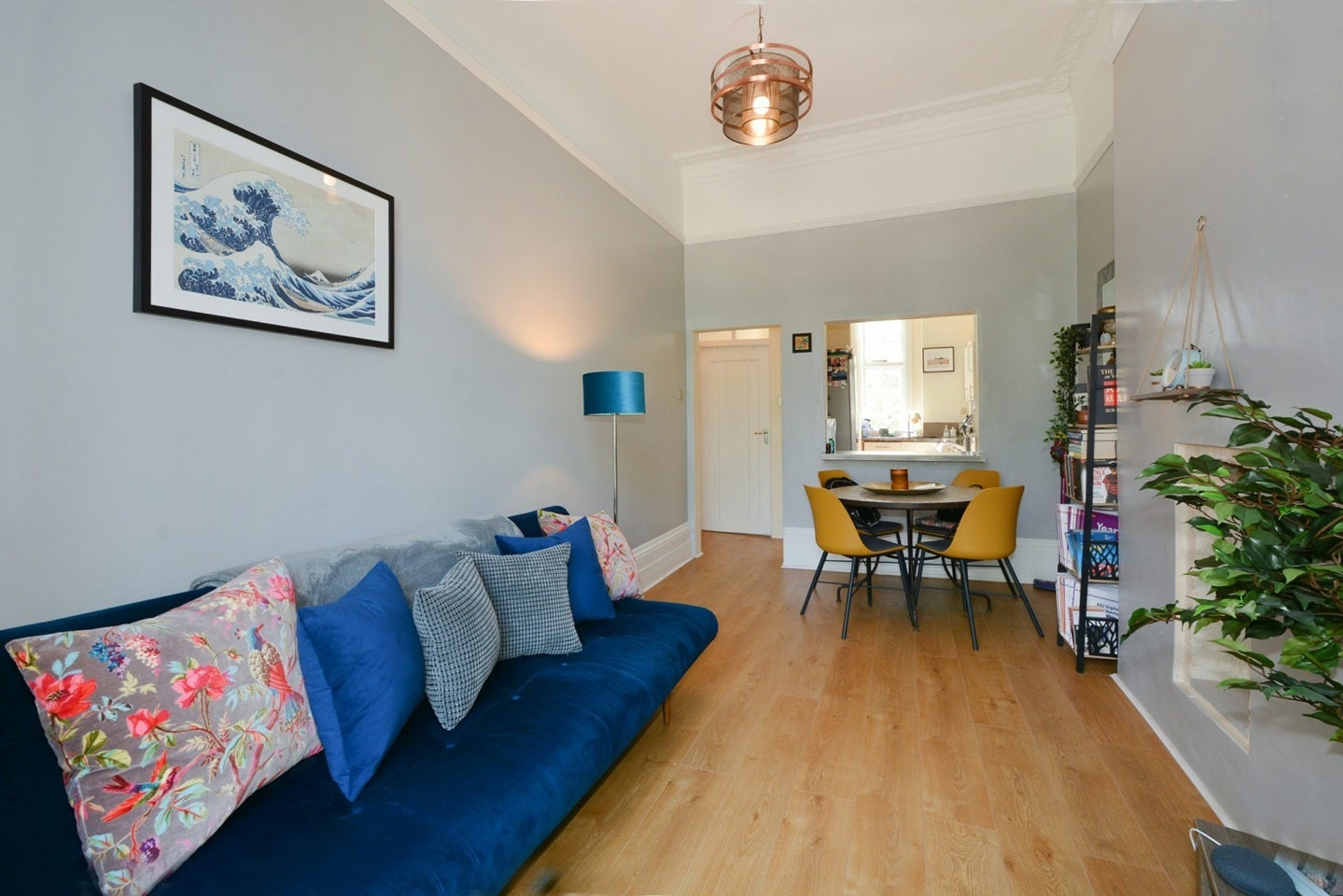 Flat Gloucester Avenue in Greater London