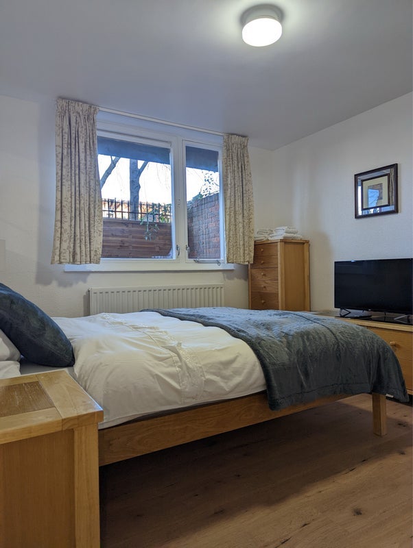 Flat Elam Close in Greater London
