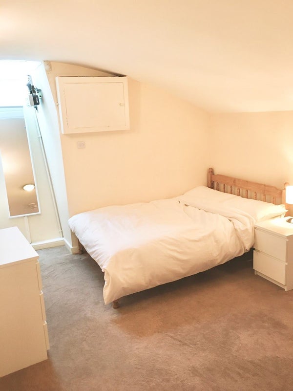 Flat Sion Place in Bristol