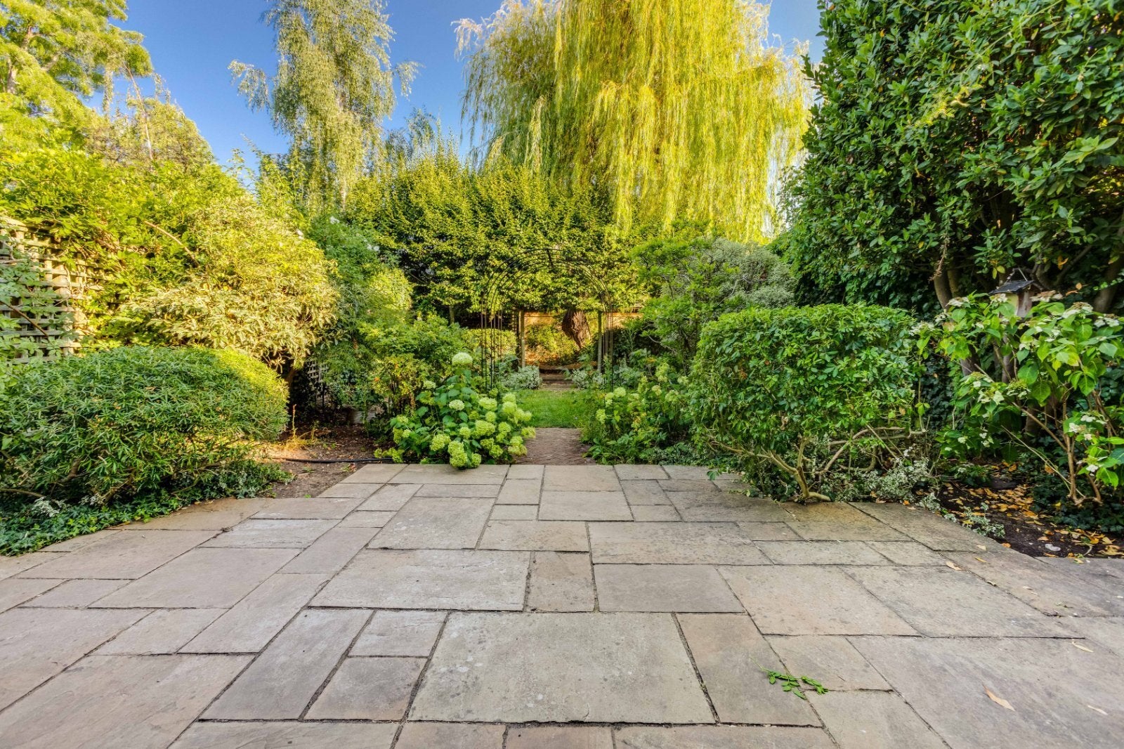 House Saint Stephen's Gardens in Greater London