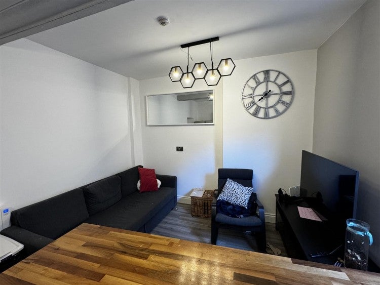 Flat Claypath in Durham