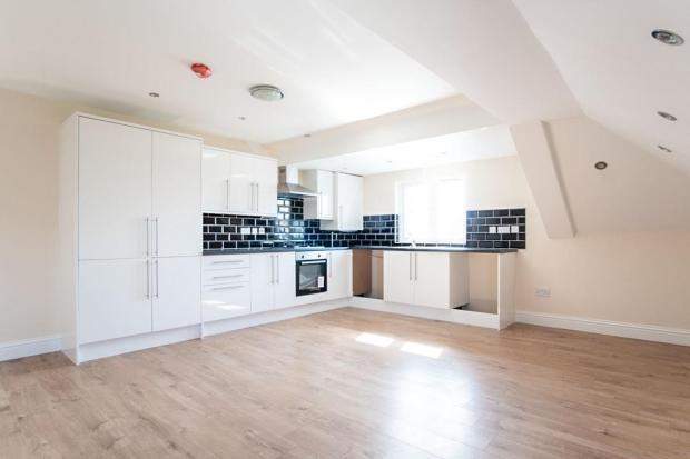 Flat Gordon Avenue in Arun