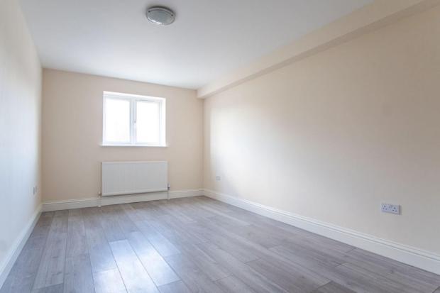 Flat Gordon Avenue in Arun