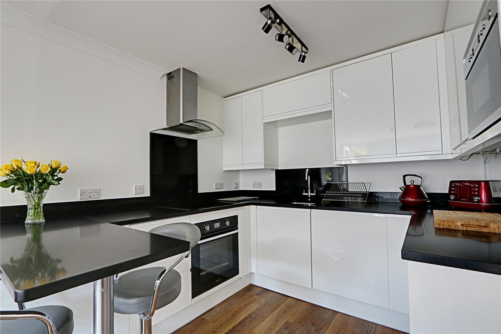 Flat Victoria Road in London