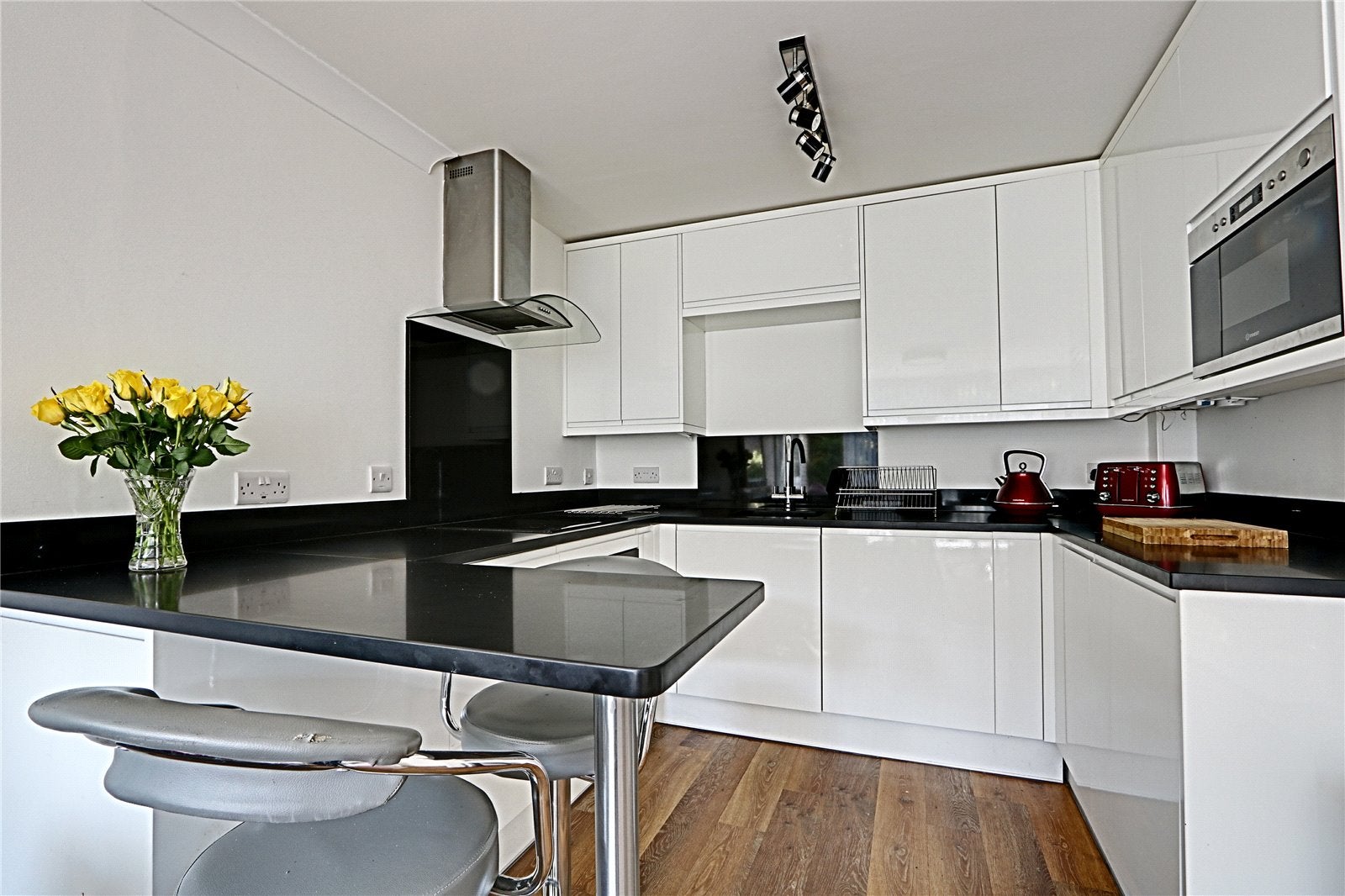 Flat Victoria Road in London