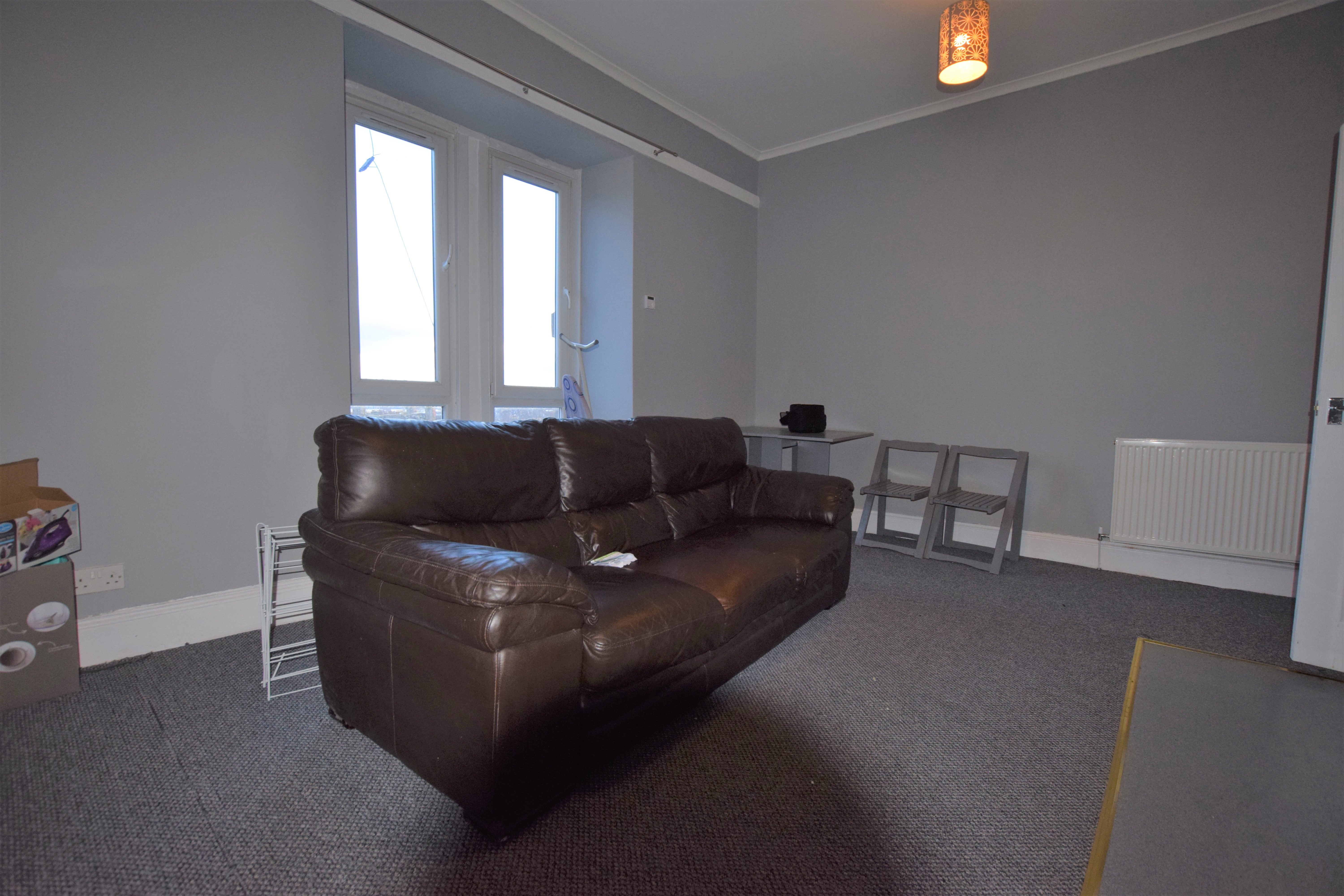 Flat Step Row in Dundee