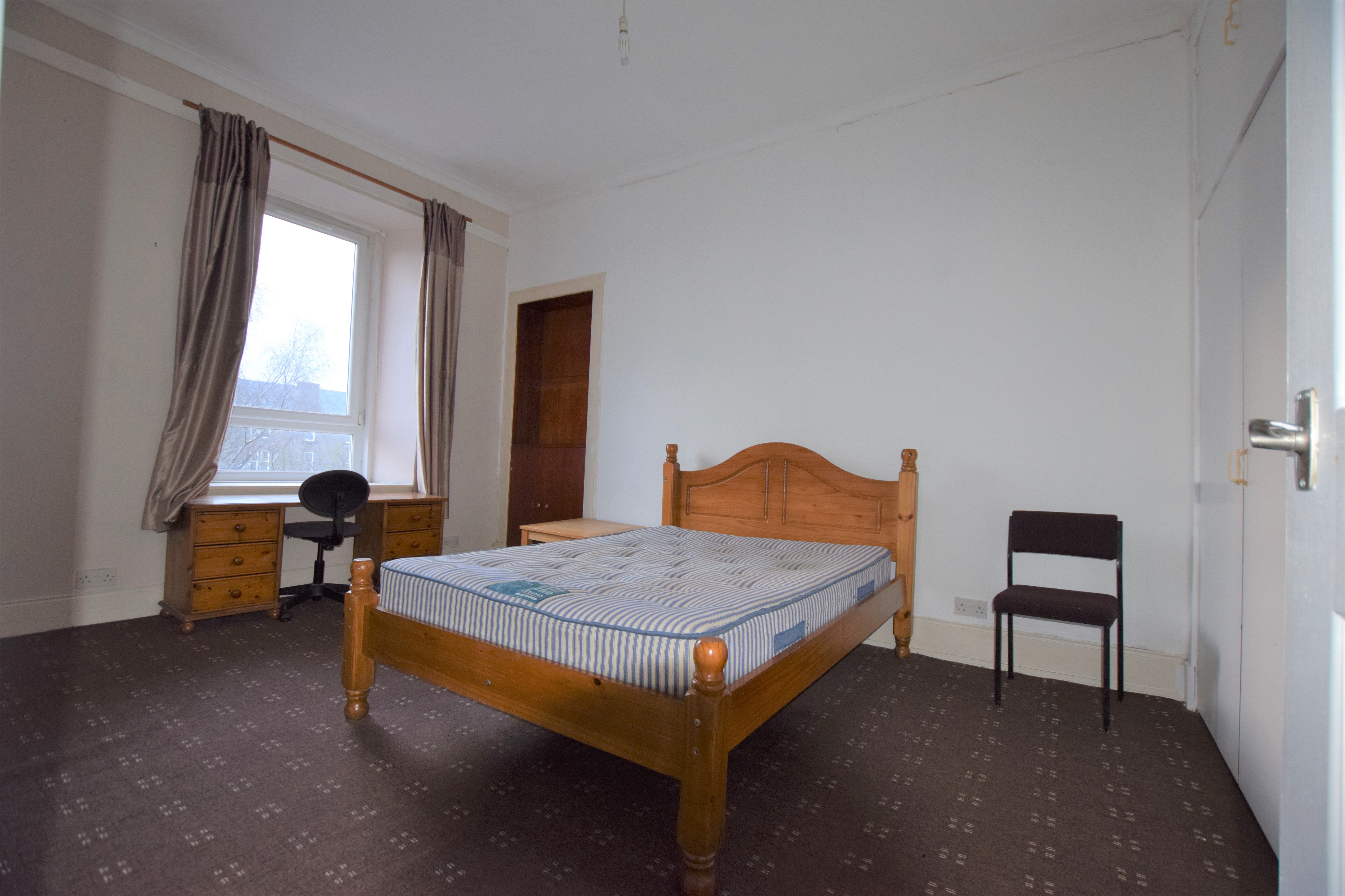 Flat Step Row in Dundee
