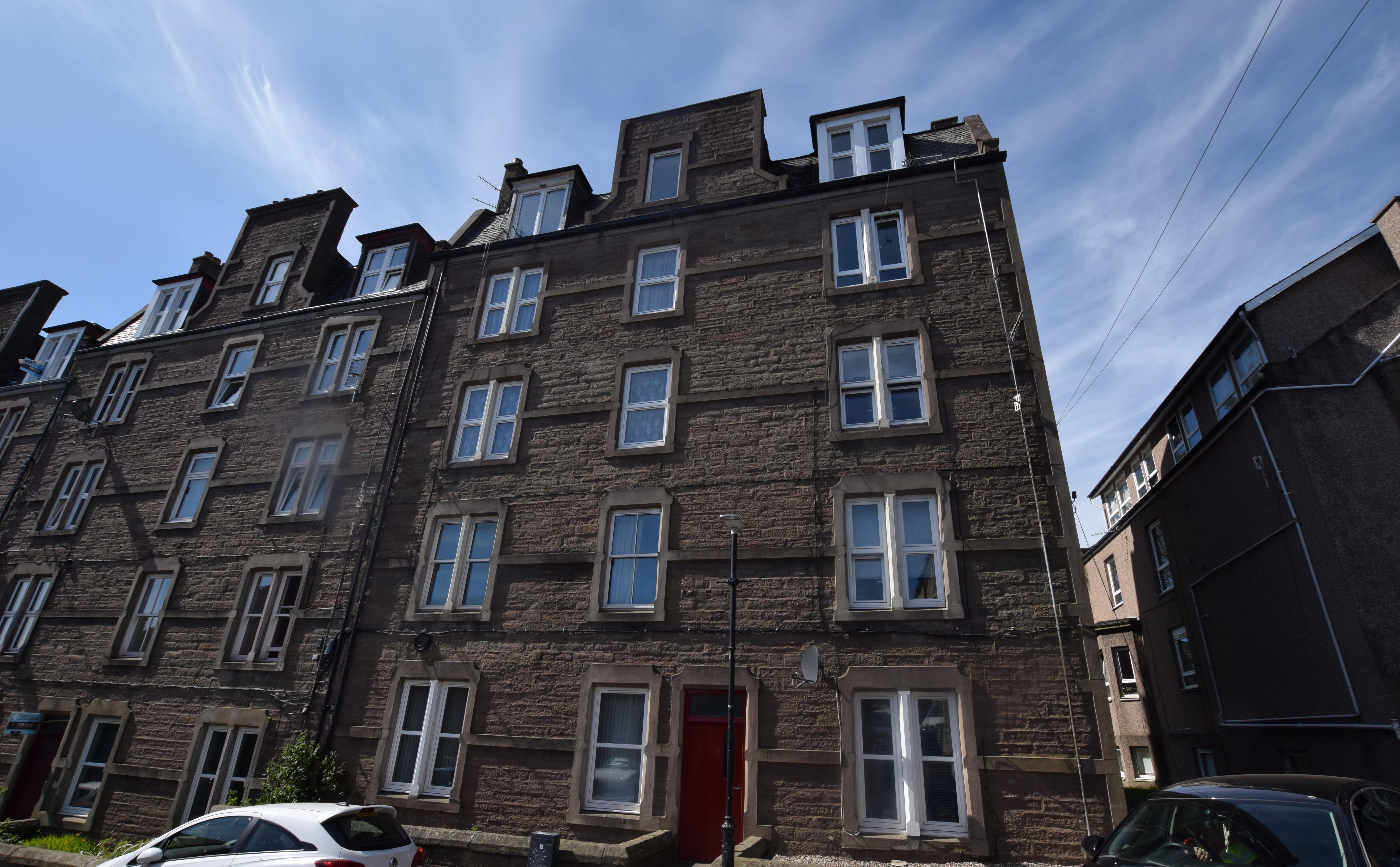 Flat Step Row in Dundee