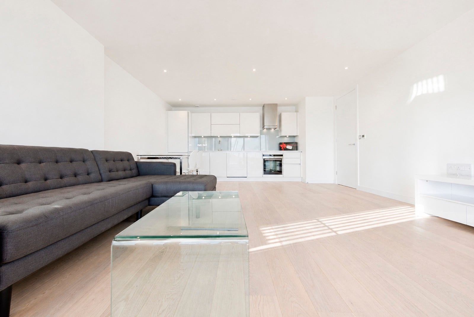 Flat Yabsley Street in Greater London