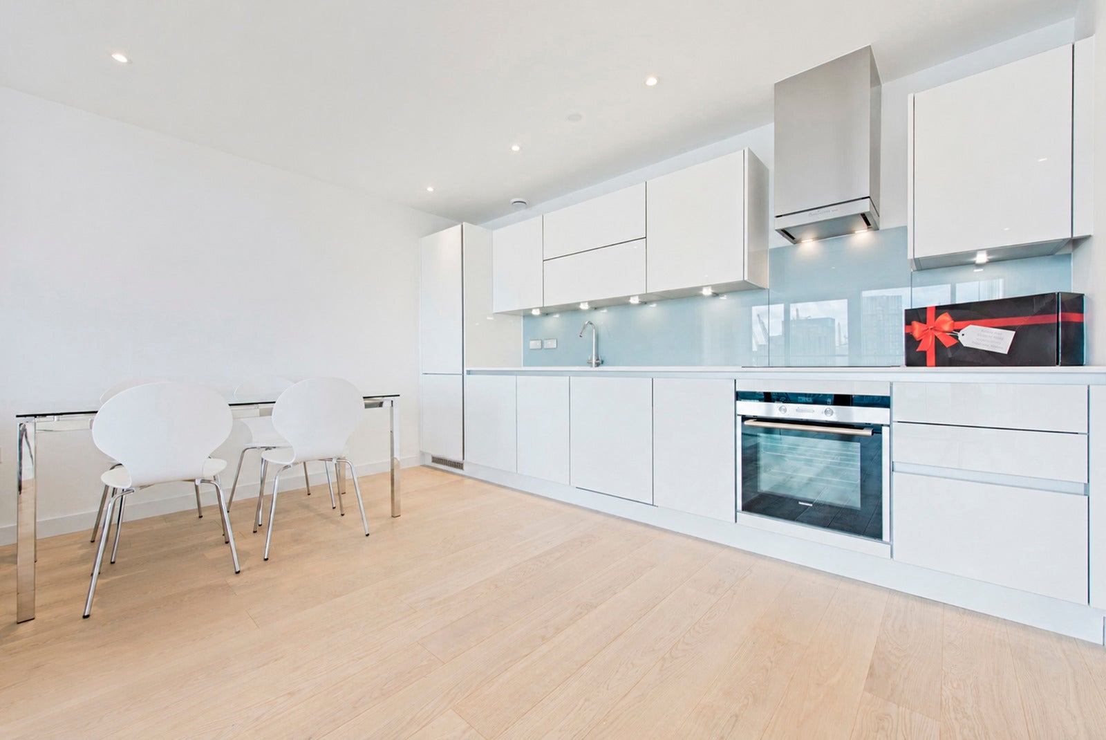 Flat Yabsley Street in Greater London