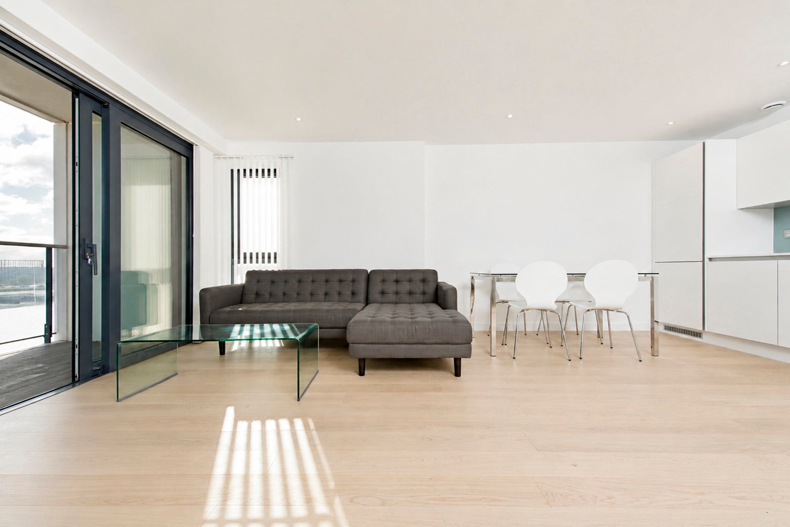 Flat Yabsley Street in Greater London