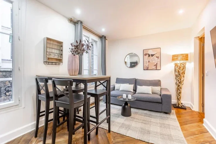 Flat Rue Troyon in Paris