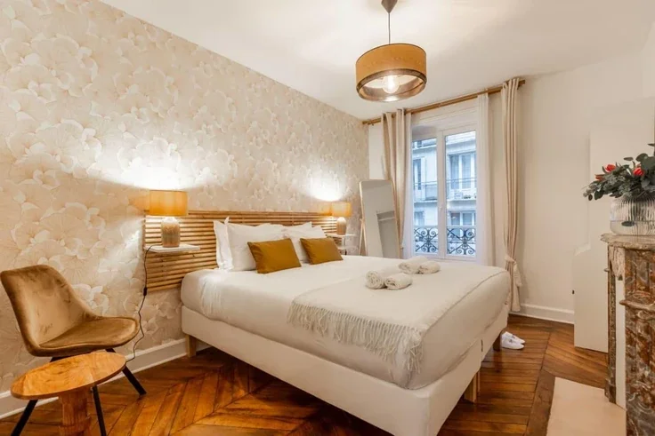 Flat Rue Troyon in Paris