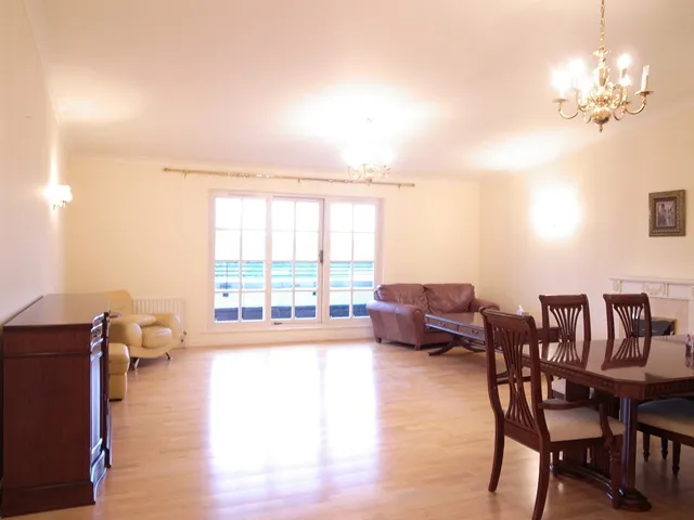 Flat Putney Hill in Greater London