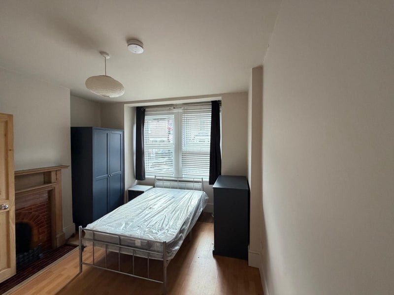 Room Trundley's Road in Greater London