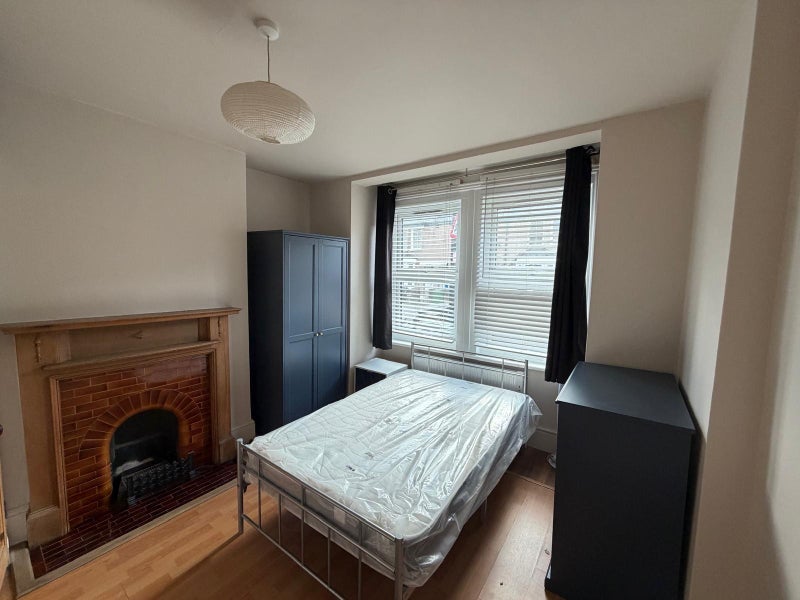 Room Trundley's Road in Greater London