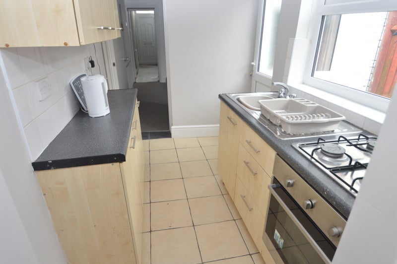 Room Mostyn Road in Birmingham