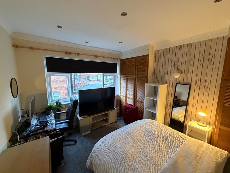 Room Coast Road in Newcastle upon Tyne