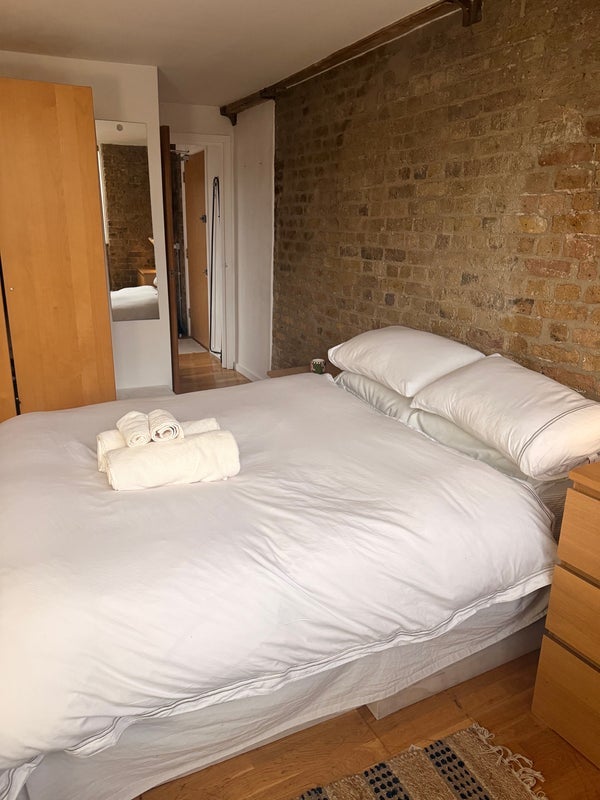 Room Long Lane in Greater London
