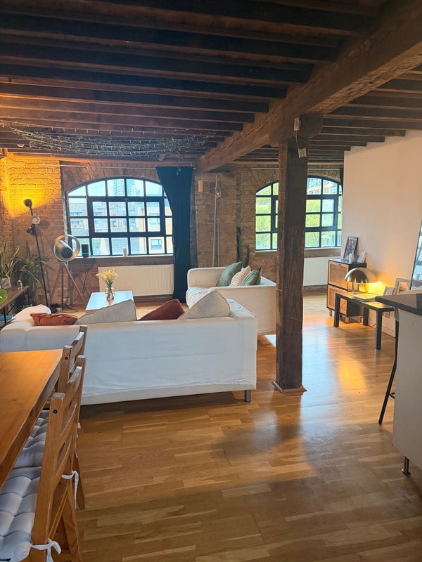 Room Long Lane in Greater London