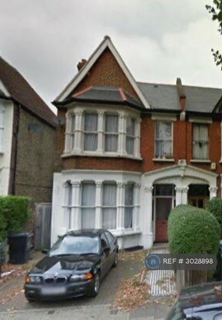 Flat Inchmery Road in Greater London
