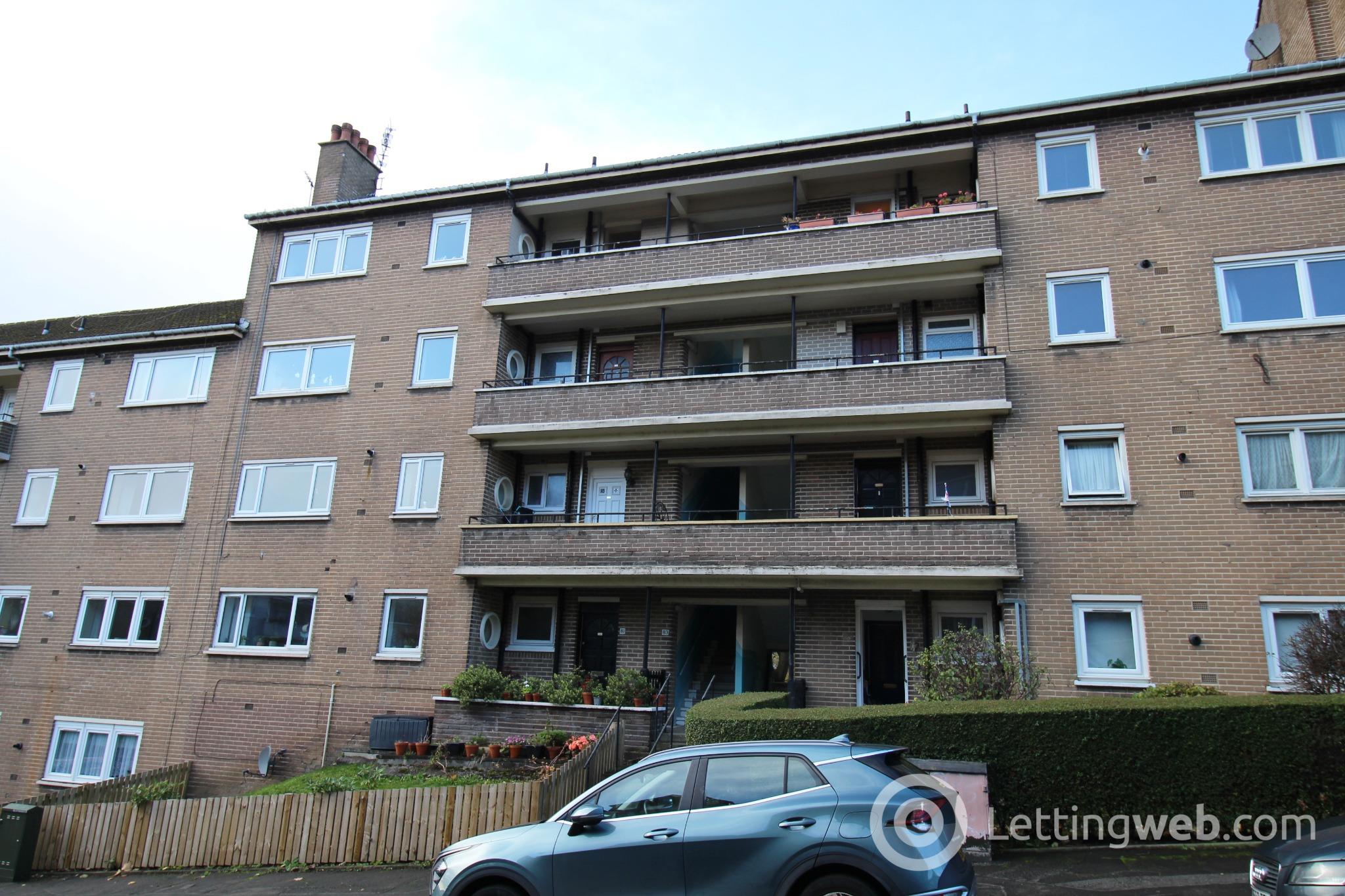 Flat Thornwood Drive in Glasgow
