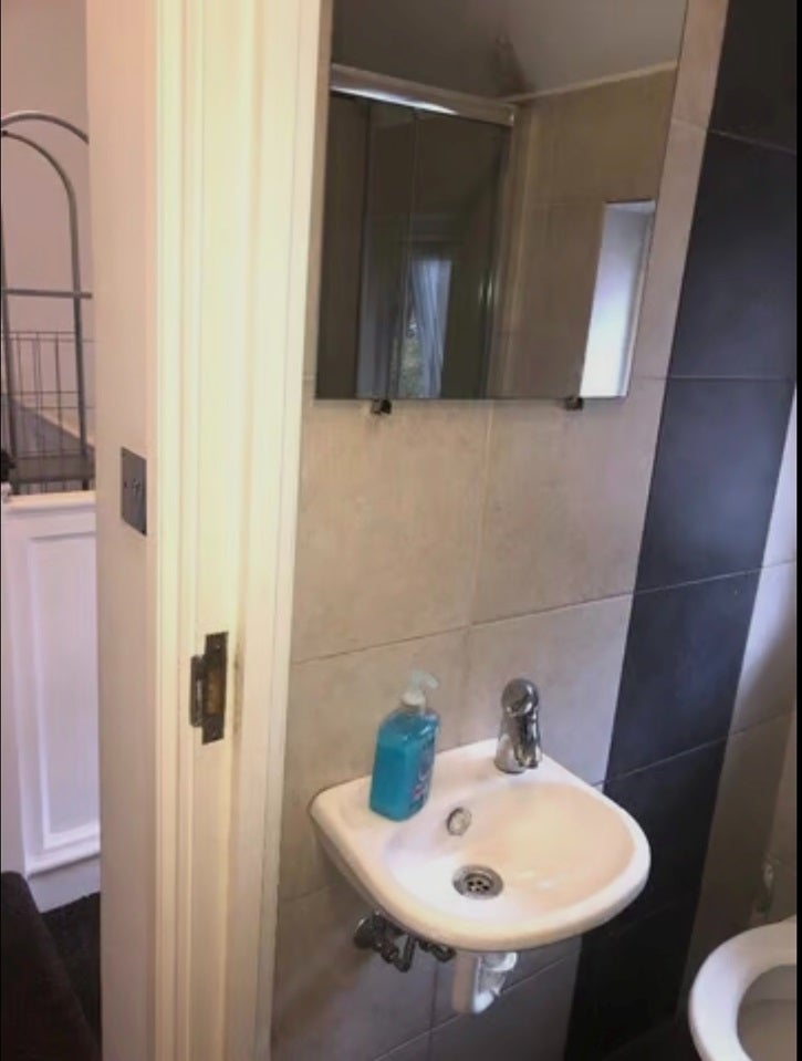 Room Western Avenue in Greater London