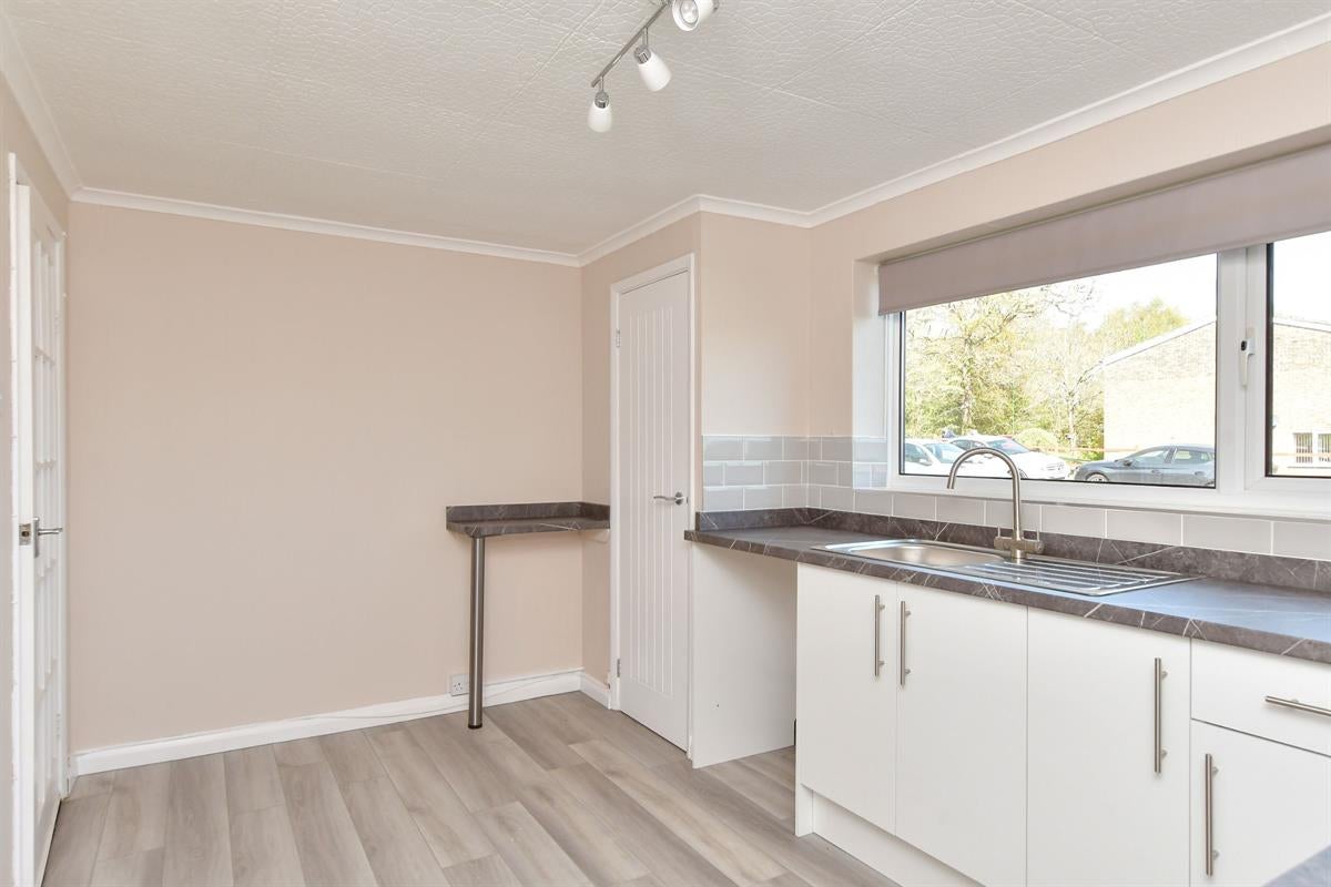 Flat Herington Road in Arun