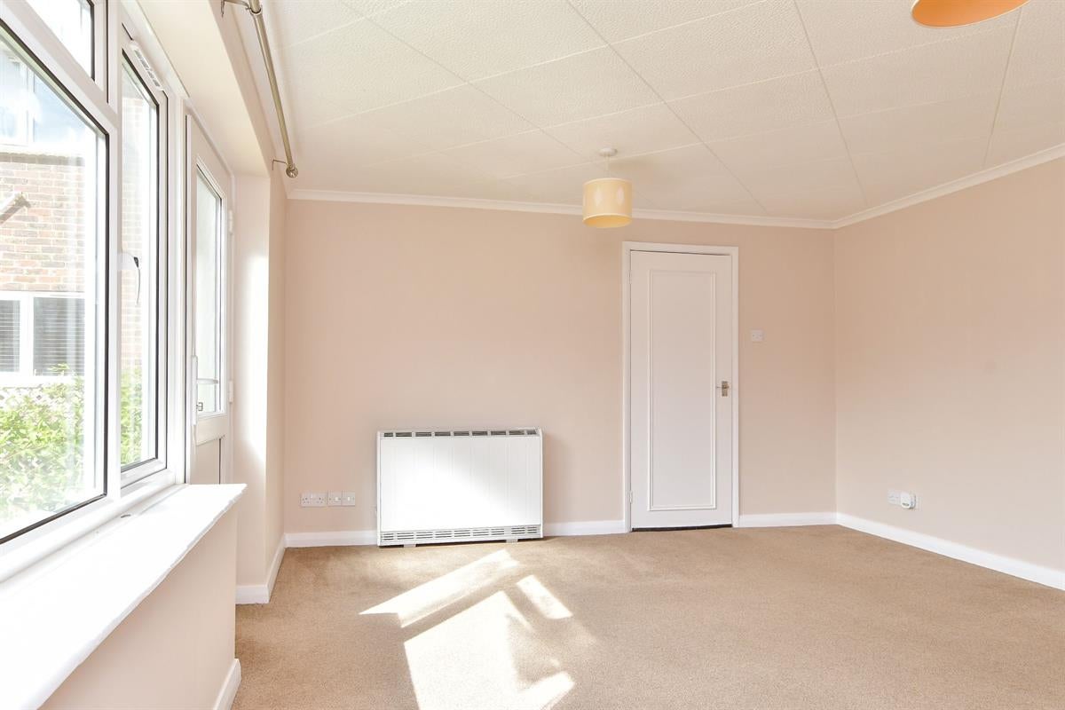 Flat Herington Road in Arun