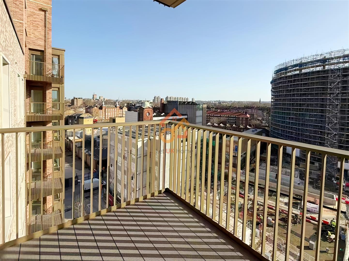 Flat Gasholder Place in Greater London