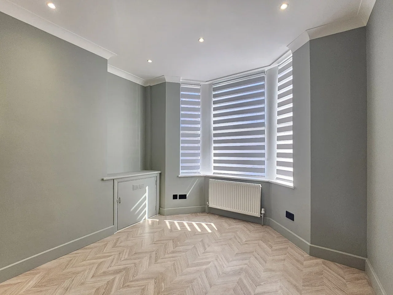 Flat Bingley Road in Greater London