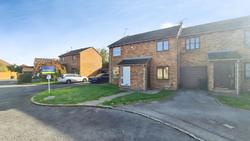 House Harrington Close in Shinfield