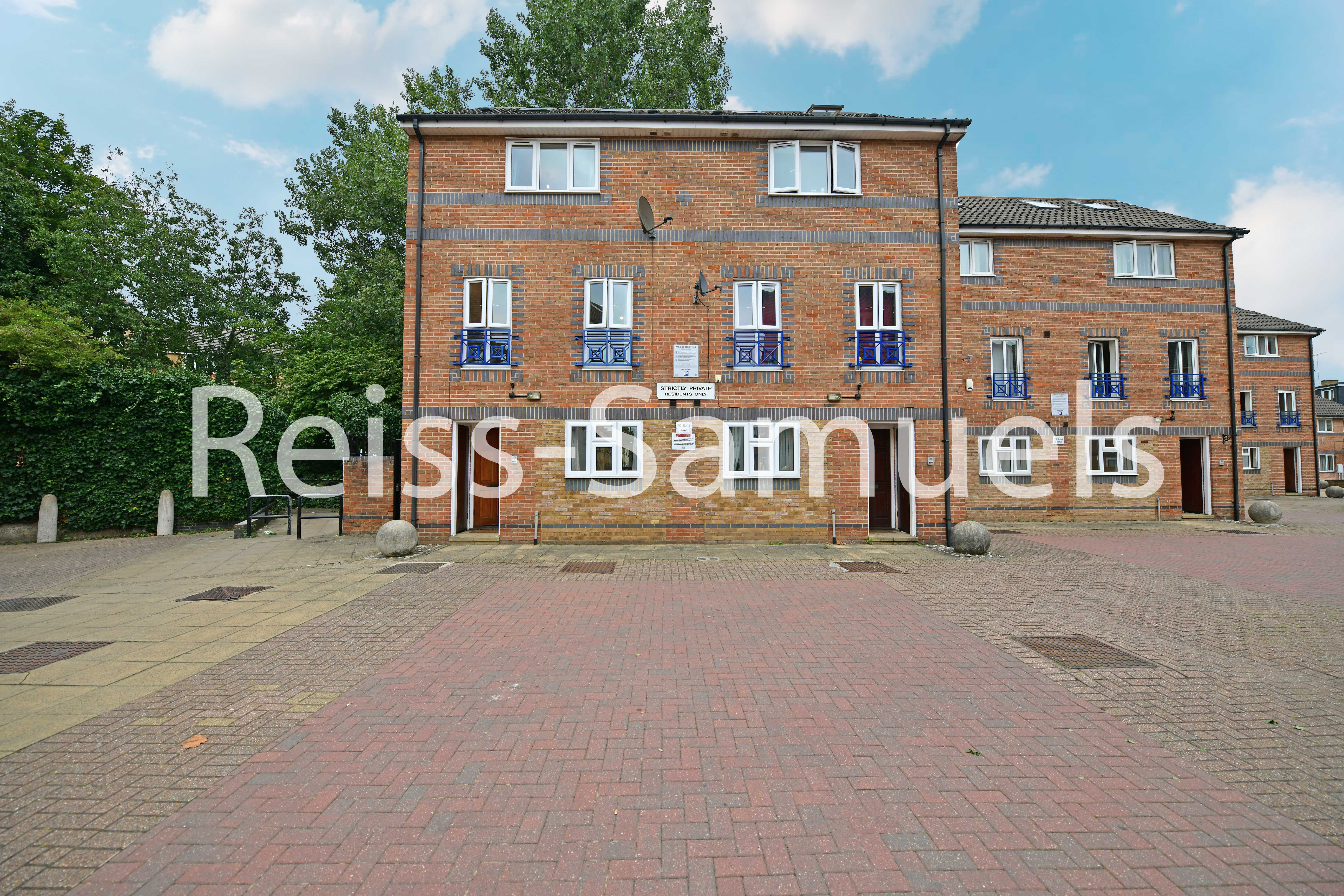 House Ambassador Square in Greater London