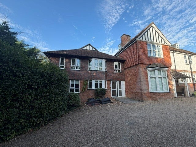 Flat London Road in Tonbridge and Malling