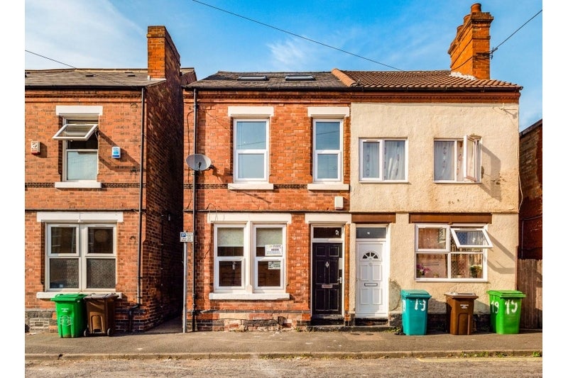 House Lois Avenue in Nottingham